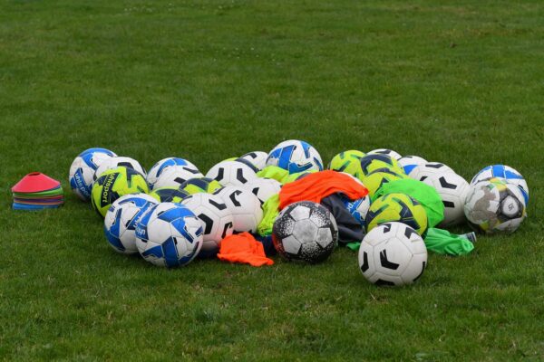 Fußball-Sommercamp für Jugendliche beim FV Olympia