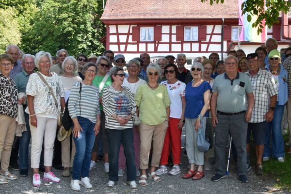 Alt-Olympianer erkunden Pfahlbauten in Unteruhldingen